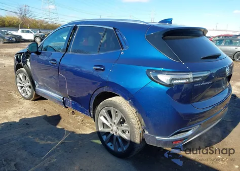 2022 Buick Envision Fwd Avenir z USA, uszkodzony, nr VIN LRBFZRR43ND027976